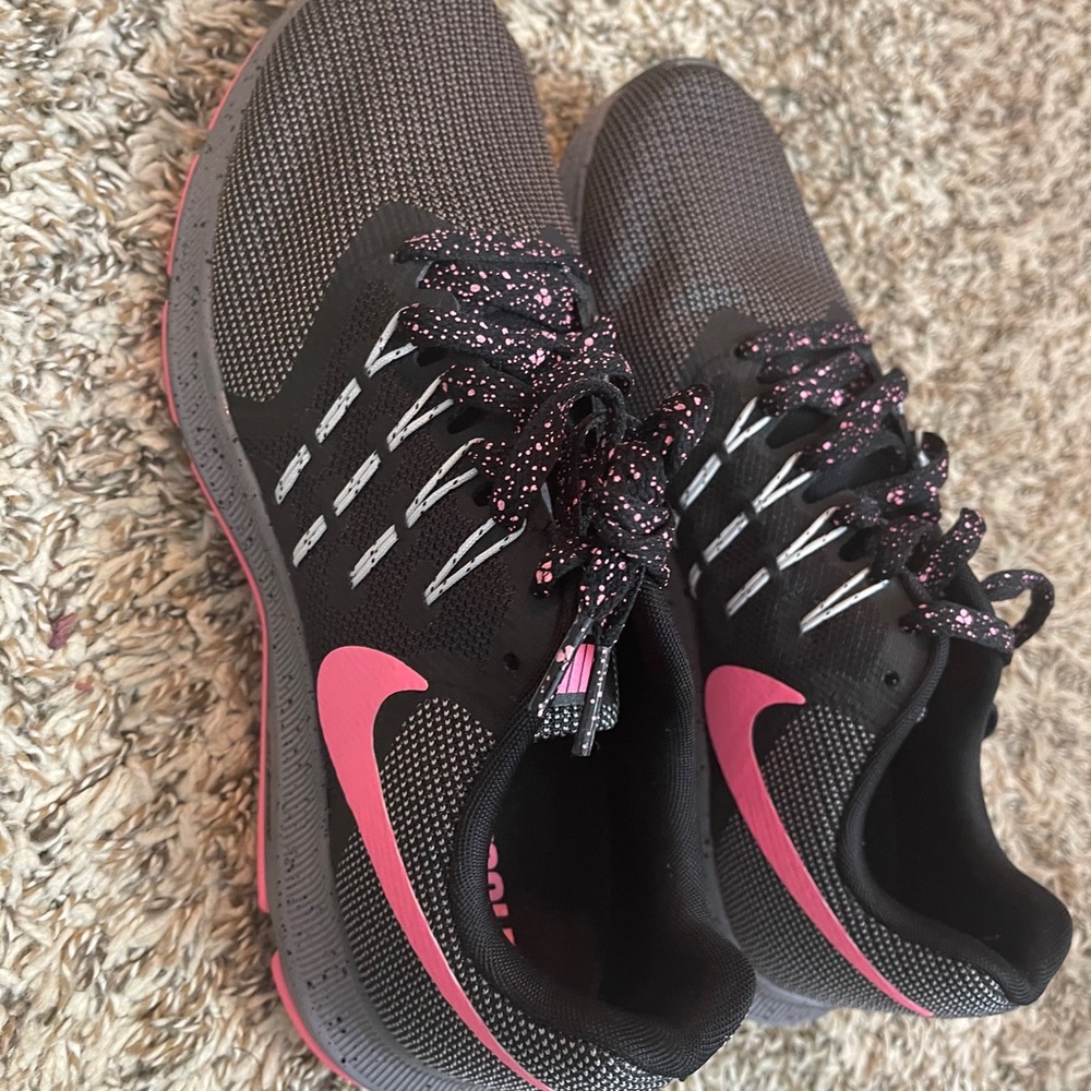never used size 8.5 nike shoes